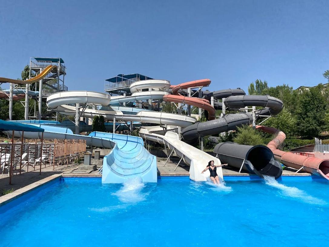 Armenian Village Park Hotel & Free Water Park, Gym Erevan Exterior foto